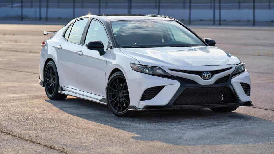 مشخصات تویوتا کمری LE هیبرید